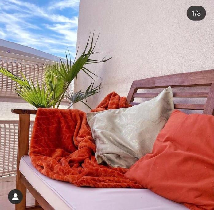 Apartment Superbe Appt Lumineux, Parking Gratuit, Wifi *